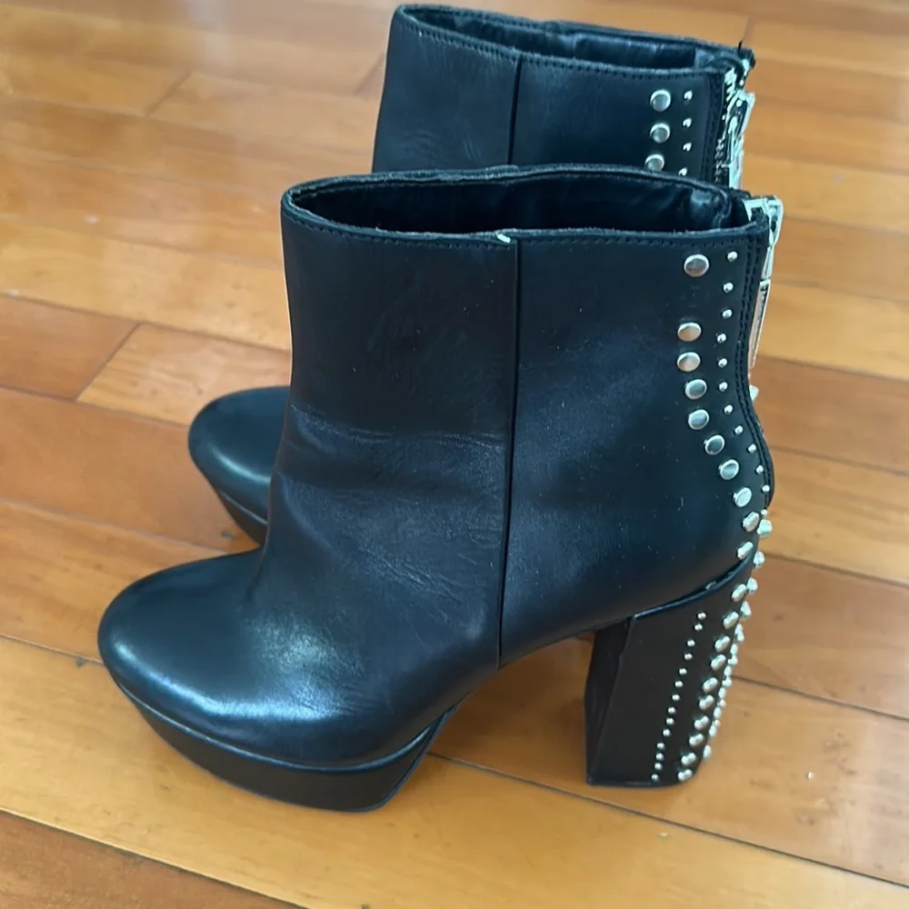Dolce vita black leather liv studs platform boots size 8.5 goth, Grange